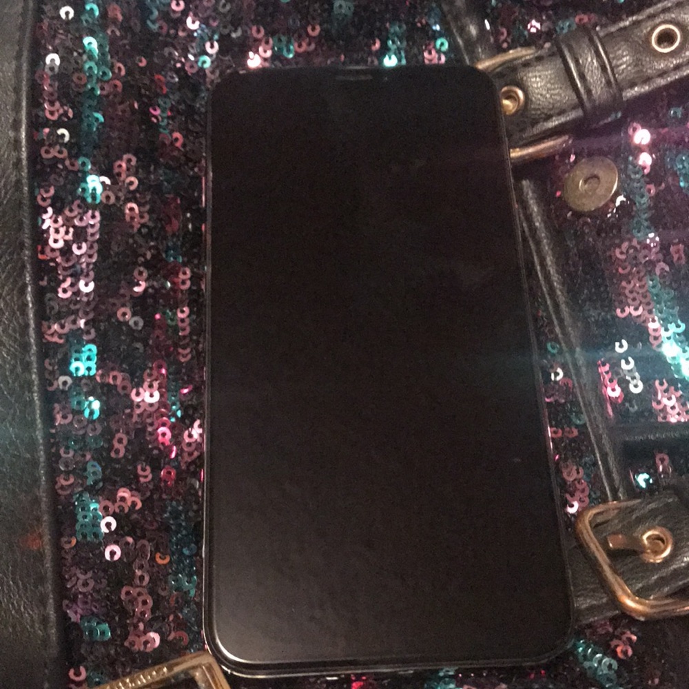 iPhone - Picture 2 of 3